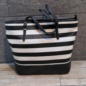 NWT Coach Gallery Tote Bag In Signature Canvas With Cherry‎ Print
